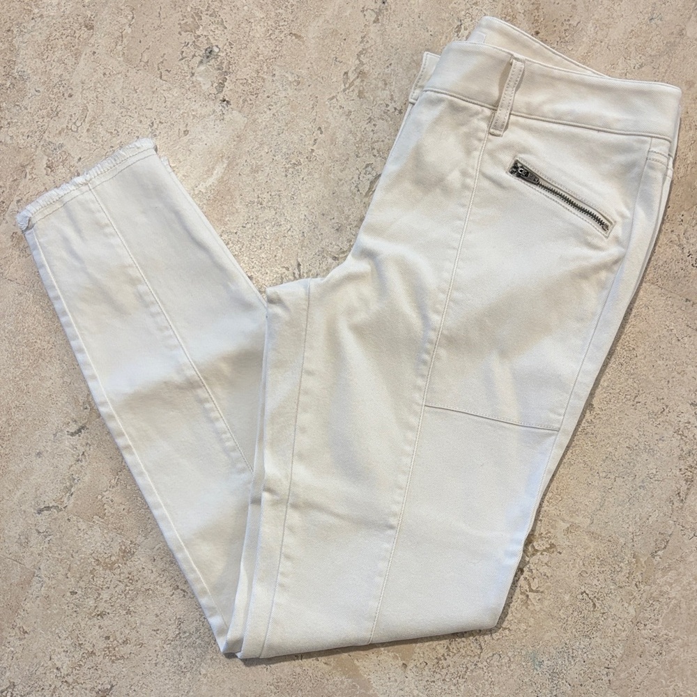 Ann Taylor Loft size 8 Women's off White Jeans zipper pockets/distressed bottoms